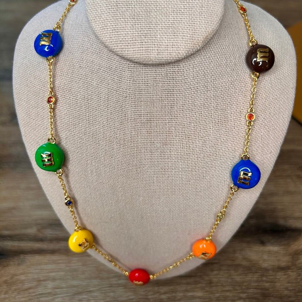 New! M&M's x Kate Spade New York Necklace - Picture 3 of 7
